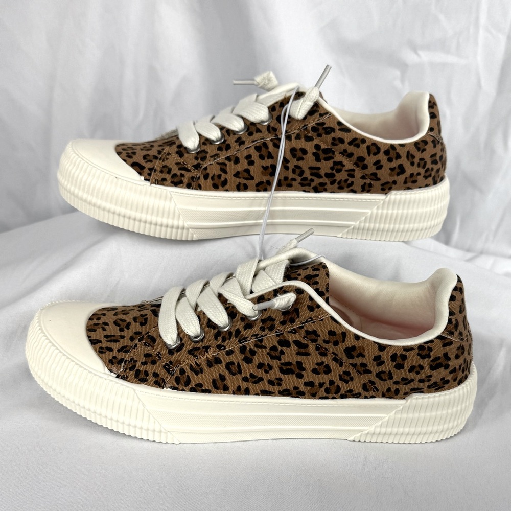POP NIB Leopard, White Platform Slip-on Sneakers | 7 - Picture 7 of 16
